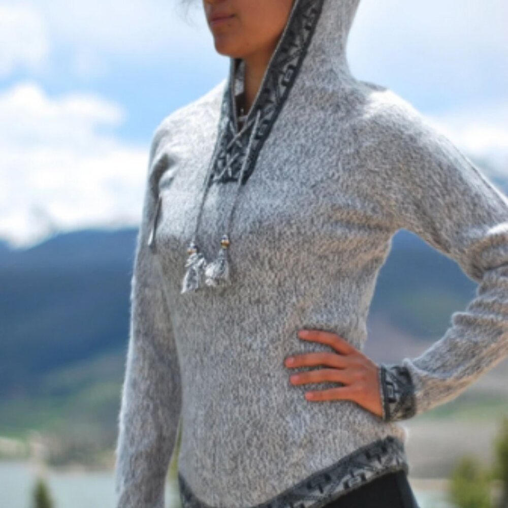 100% Alpaca Wool Hooded Sweater — Light Gray — S — NWT